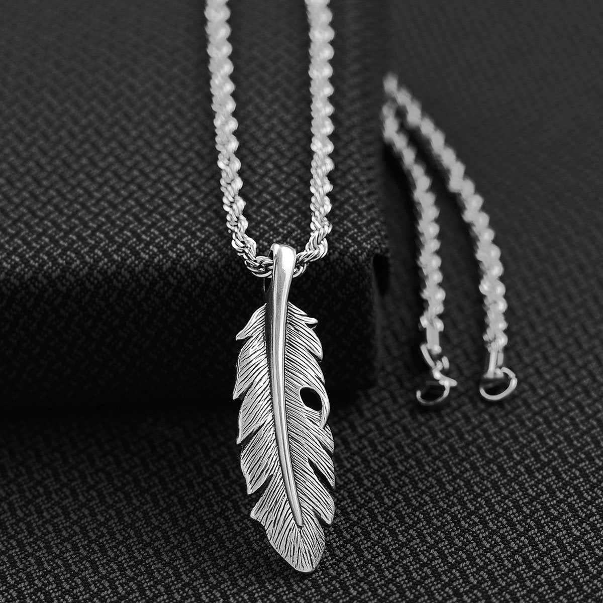 M&F WESTERN PRODUCTS ACCESSORIES FEATHER CHAIN NECKLACE